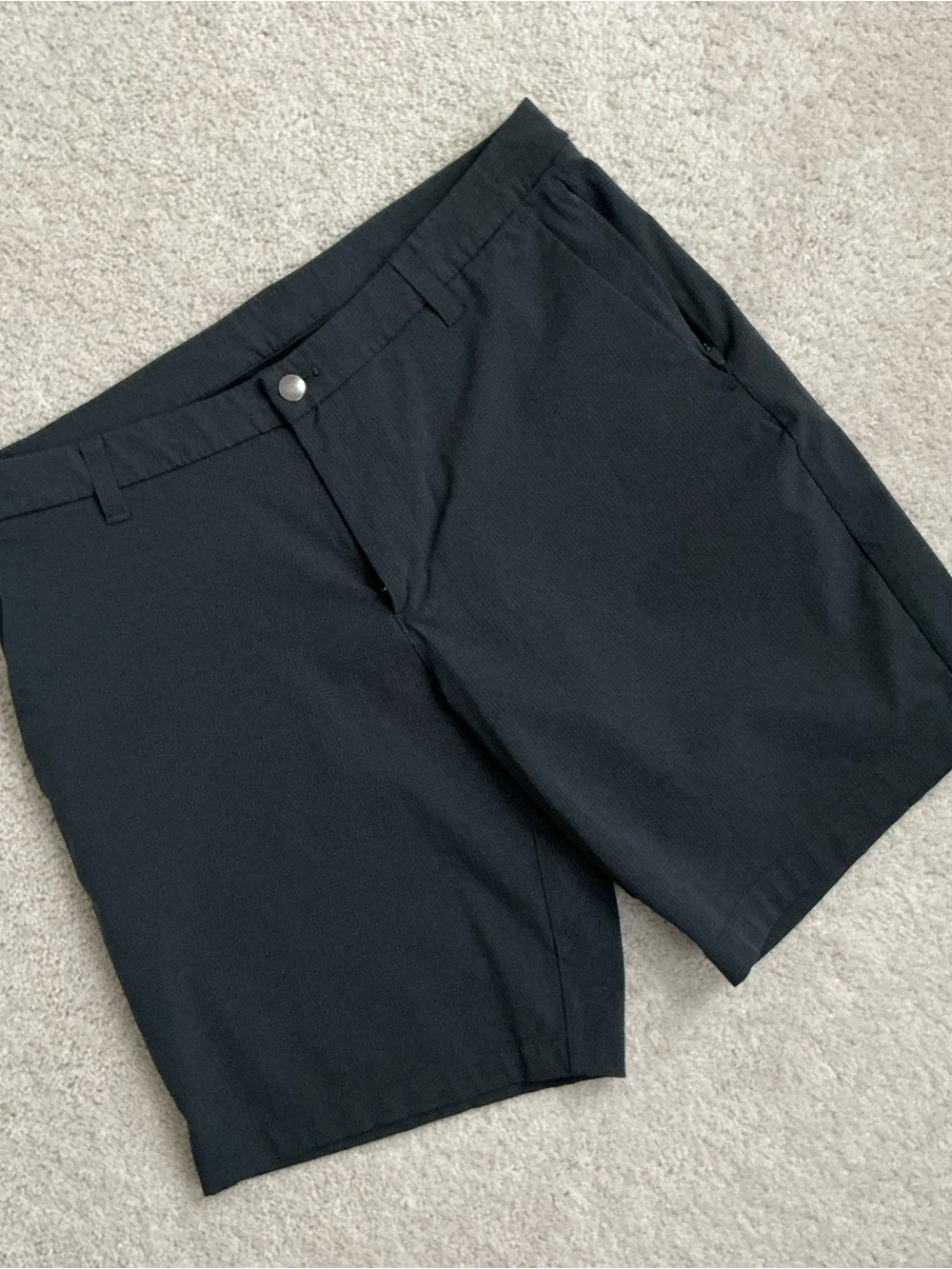 lululemon athletica Men's Black Flat-Front Golf/Active Shorts